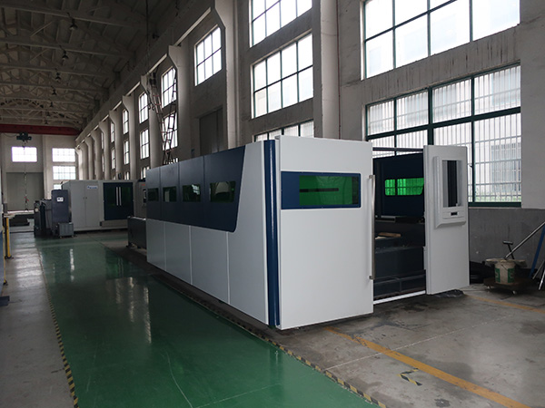 3000w laser cutting machine ລາຄາ IPG 3kw fiber