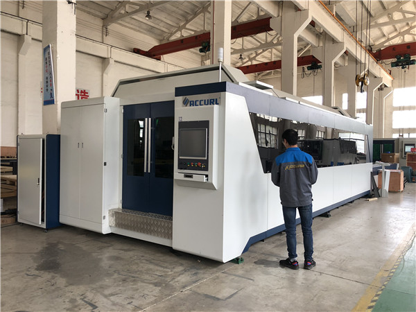 ຄວາມໄວ 700W 1000W CNC Fiber Laser Cutting Machine ສໍາຫລັບເຫລໍກສະແຕນເລດເຫລໍກເຫລໍກເຫລໍກເຫລໍກ