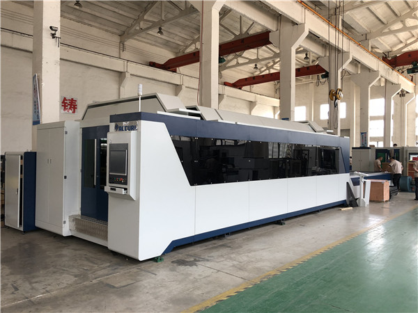 Hot Sale CNC Fiber Laser Cutting Machine Metal Laser Cutting Machine Price