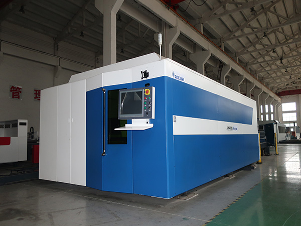 ເປີດປະເພດ 700W CNC Fiber Laser Cutting Machine ສໍາຫລັບ Sheet Metal 3015