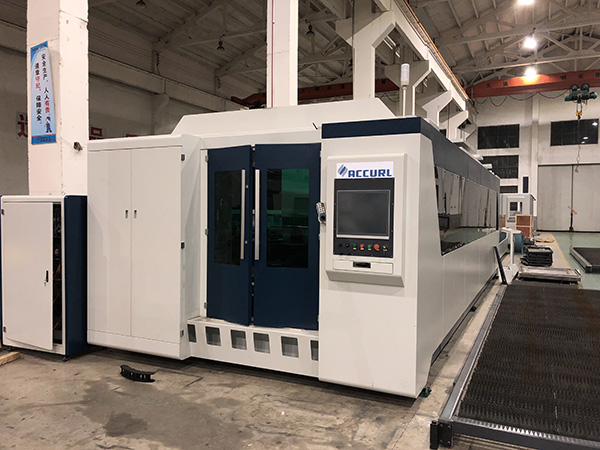 ເຄື່ອງຕັດ laser laser ລາຄາຕ່ໍາ 1000w ກັບການຄວບຄຸມໄຮ້ສາຍໄຮ້ສາຍ